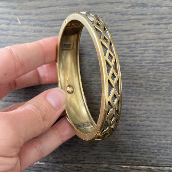 Beautiful Heidi Daus Bangles (Pair) Purple Stones on Antiqued Gold Bracelet - Picture 4 of 5